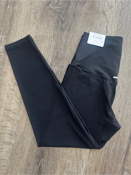 aerie Pants - aerie - Black 7/8 Feel Free Leggings - High Rise - Cropped - Size M - NWT